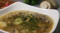 Грибной суп из соленых и маринованных грибов Салат с курицей и маринованными грибами
